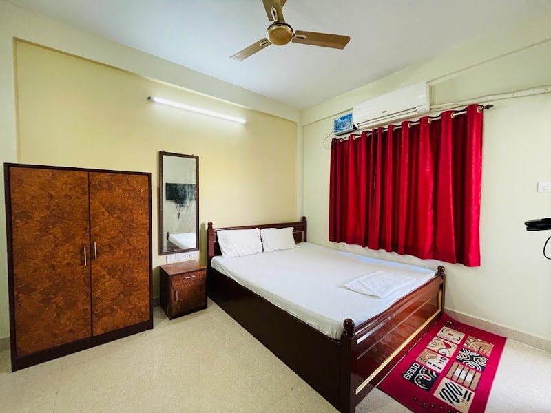 Hotel Lovely star Inn - Hotel Lovely star Inn, C-5, Baliapanda Rd, near lucky india, near Sagar vihar, Baliapanda Housing Board Colony, Puri, Odisha 752001, India