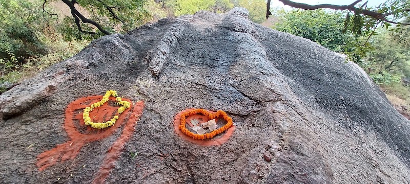Sudama Kuti - Sudama Kuti, 5V57+68X, Unnamed Road, Janki Kund, Chitrakoot, Madhya Pradesh 485334, India