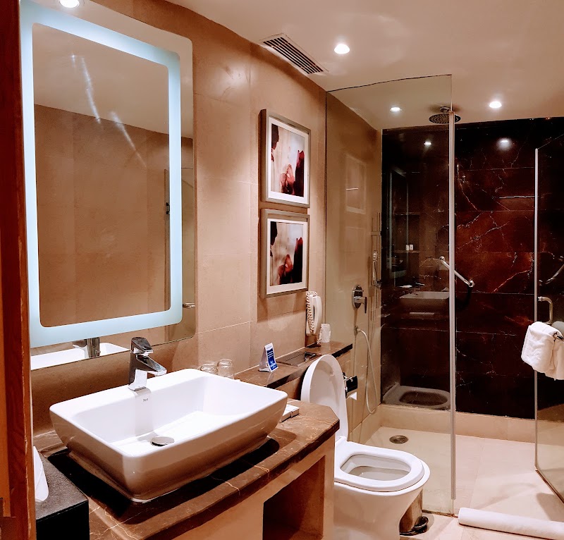 Grand Mercure Agra - Grand Mercure Agra, Crystal Sarovar premiere, Fatehabad Rd, near KFC, Tajganj, Agra, Uttar Pradesh 282004, India