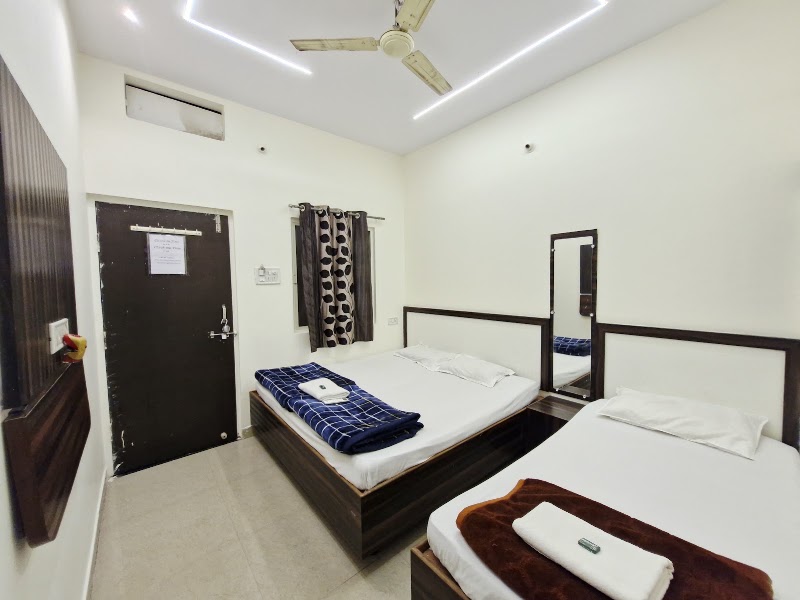 Shree Govindam Guest House - Shree Govindam Guest House, Choubis Khmba Marg, Jaisinghpura, Ujjain, Madhya Pradesh 456006, India