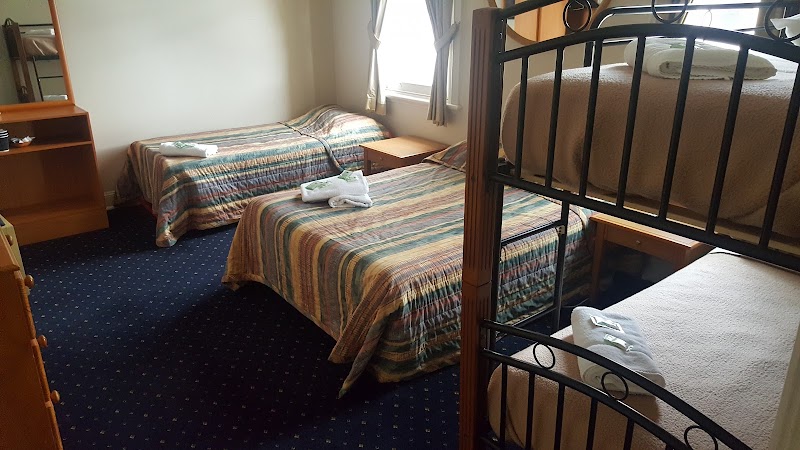 Gardners Inn Hotel - Gardners Inn Hotel 255 Great Western Hwy, Blackheath NSW 2785, Australia