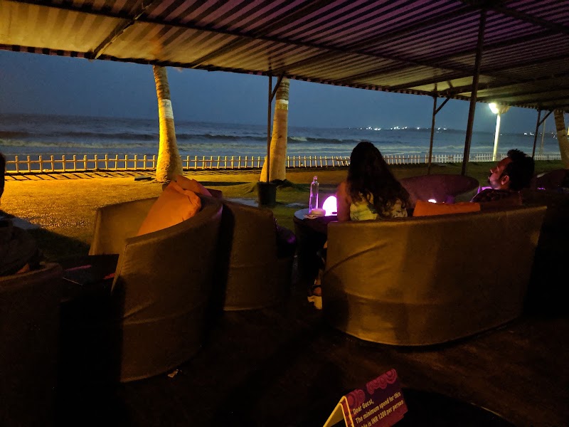 Gadda Da Vida - Gadda Da Vida Lobby Level, Novotel, Balraj Sahni Rd, Juhu Beach, Juhu, Mumbai, Maharashtra 400049, India