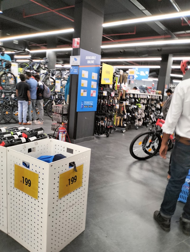 Garuda Mall Mysuru - Garuda Mall Mysuru, 8M53+JH2, Albert Victor Rd, Devaraja Mohalla, Agrahara, Mandi Mohalla, Mysuru, Karnataka 570001, India