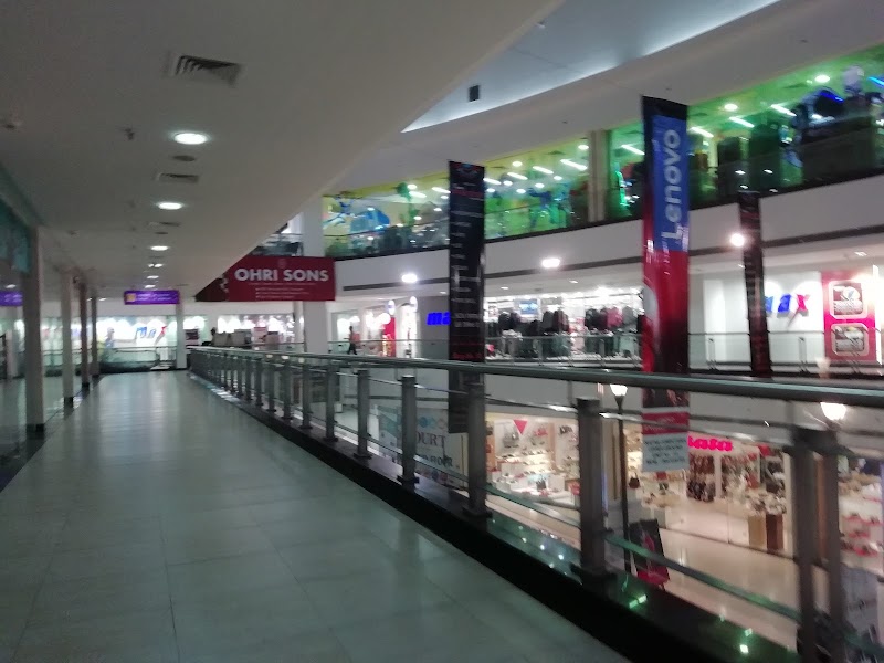 Max - Max MGF Metropolis Mall, Metro Station, Near, Mehrauli-Gurgaon Rd, Sector 28, Maruti Housing Colony, Gurugram, Haryana 122001, India