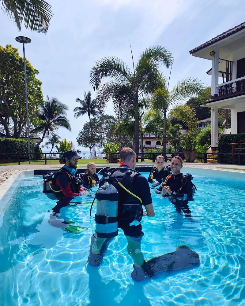 Assava Diving Koh Tao | PADI 5* CDC Scuba Diving Centre & Hotel Beach Resort, Thailand - Assava Diving Koh Tao | PADI 5* CDC Scuba Diving Centre & Hotel Beach Resort, Thailand 22/44 Moo 3, Chalok Baan Kao, 84360, 22, 44 ตำบล เกาะเต่า อำเภอเกาะพะงัน สุราษฎร์ธานี 84360, Thailand