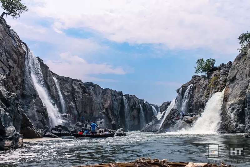 HOGENAKKAL WATERFALLS KARNATAKA - HOGENAKKAL WATERFALLS KARNATAKA, 4Q6F+FGJ, Madheswara Betta - Hogenakkal Falls Rd, Gopinatham, Karnataka 571490, India