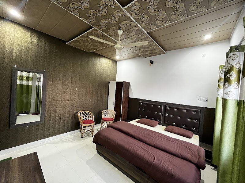 Pahadi Ghar (Himalayan HomeStay kanatal) - Pahadi Ghar (Himalayan HomeStay kanatal) Chamba - Mussoorie Rd, chokhal, Kanatal, Chamba, Churer Dhar, Uttarakhand 249145, India