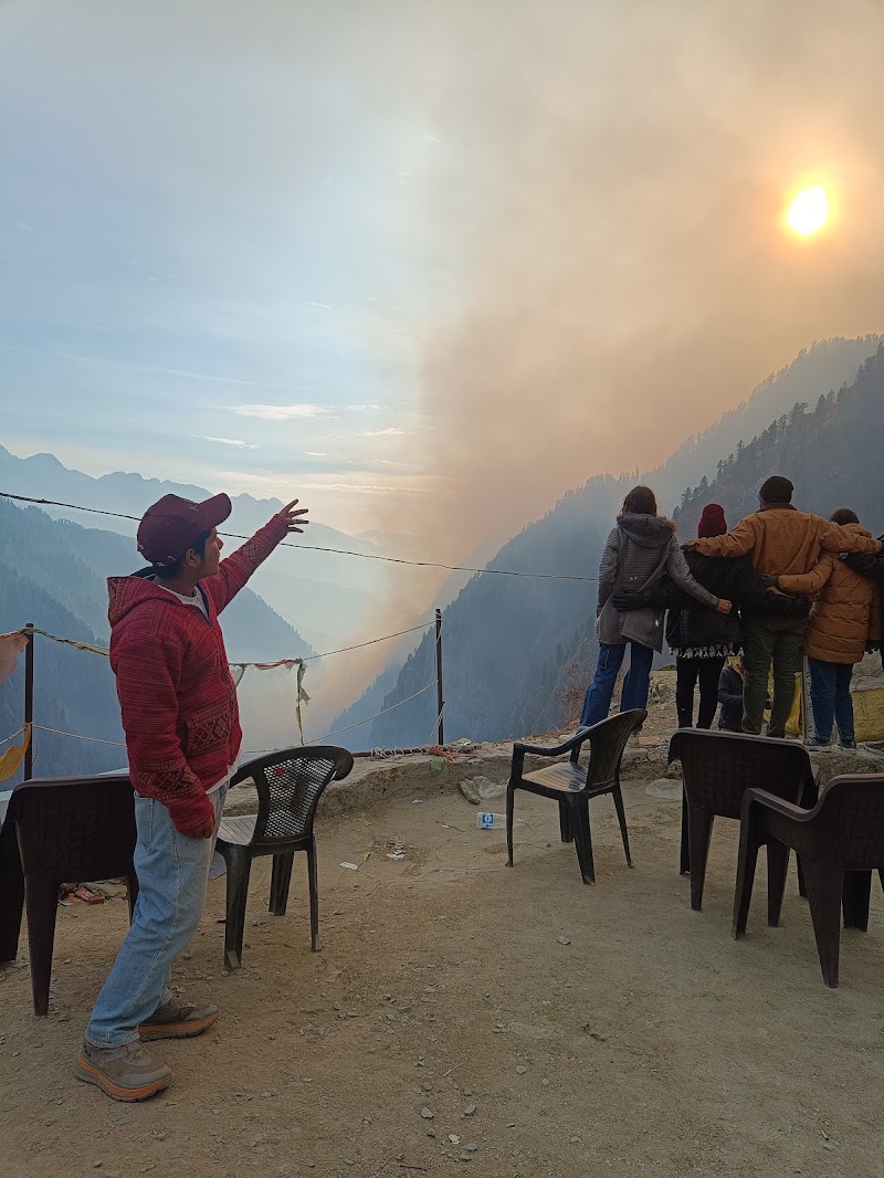 Raj joshi home - Raj joshi home, JCRM+3GR, Tirthan Valley Rd, Pekhri, Tindar, Himachal Pradesh 175123, India