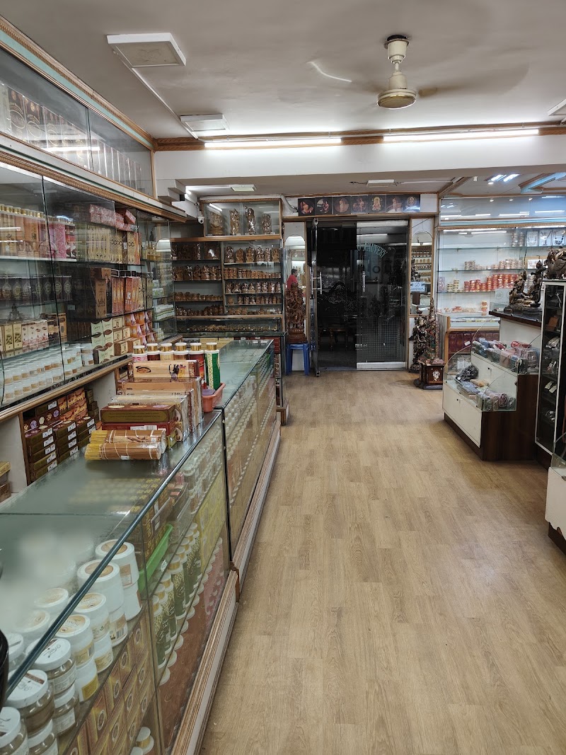 Devaraja market - Devaraja market, 8M62+5X9, Sayyaji Rao Rd, Medar Block, Tilak Nagar, Mysuru, Karnataka 570001, India