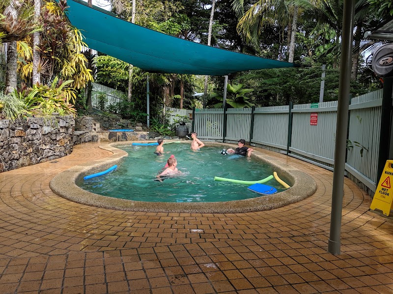 Tree Tops Lodge Cairns - Tree Tops Lodge Cairns 1-7 Tanner Cres, Stratford QLD 4870, Australia