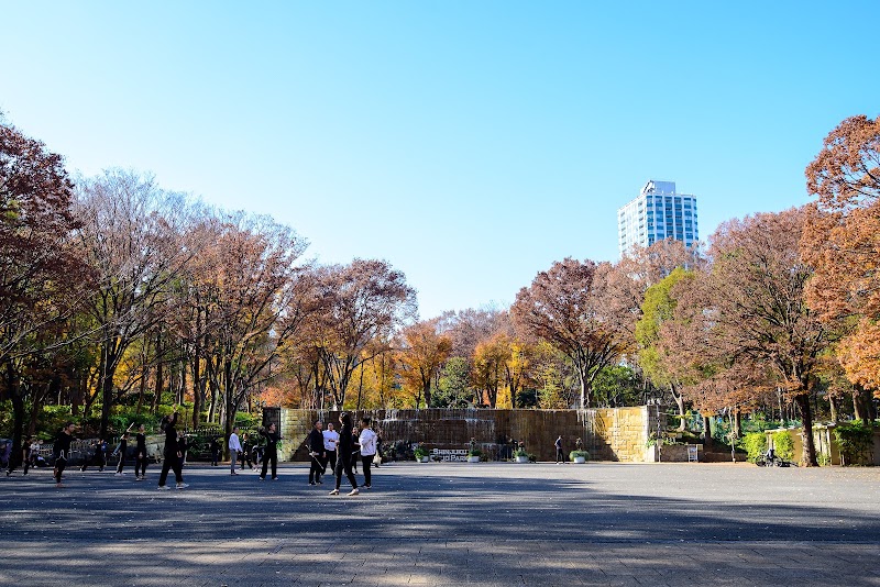 Shinjuku Central Park Fun More Time Plaza