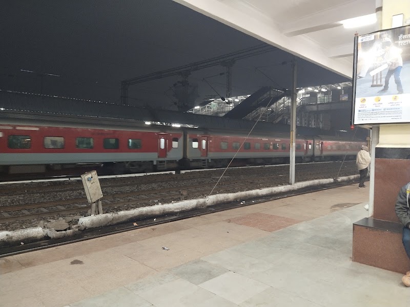 Platform number 1 - Platform number 1, 658J+8P6 Railway Station, Junction, LNUPE Campus, Railway Colony, Gwalior, Madhya Pradesh 474002, India