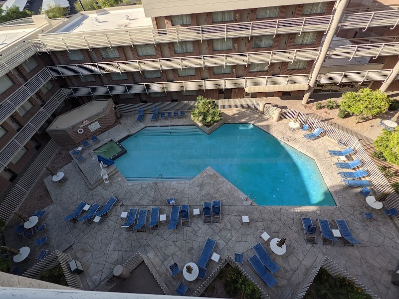 DoubleTree Suites by Hilton Hotel Phoenix - DoubleTree Suites by Hilton Hotel Phoenix, 320 N 44th St, Phoenix, AZ 85008, USA