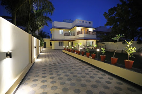 MiaoNPapa Hill View Room - MiaoNPapa Hill View Room, 17 B Jeevan tara resort Colony, Sajjan Nagar, Gordhan Vilas Rural, Rajasthan 313001, India