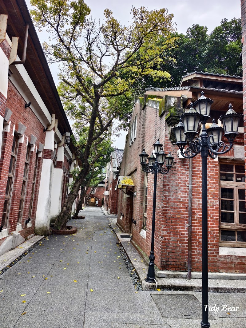Huashan 1914 Creative Park - Huashan 1914 Creative Park, No. 1號, Section 1, Bade Rd, Meihua Village, Zhongzheng District, Taipei City, Taiwan 100