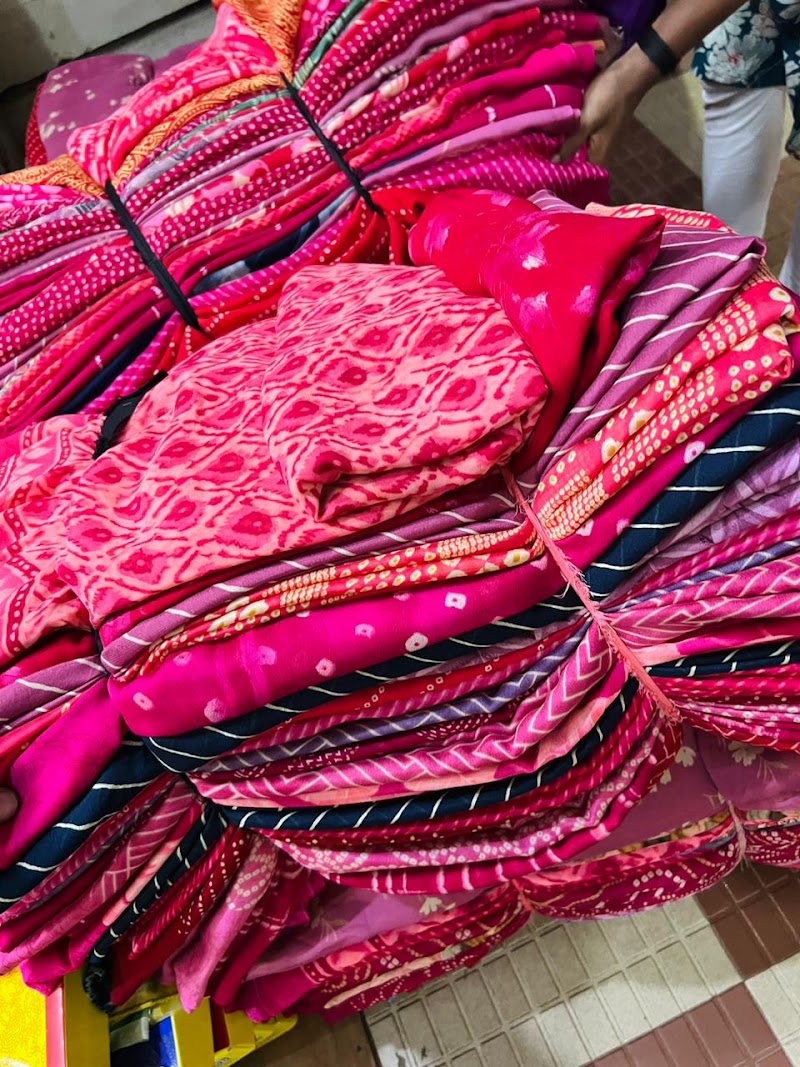 M/s. Mahaveerchand Chhajed(chhajed saree shop) - M/s. Mahaveerchand Chhajed(chhajed saree shop) Oswal Line, beside uttam ttaders, Rajnandgaon, Chhattisgarh 491441, India