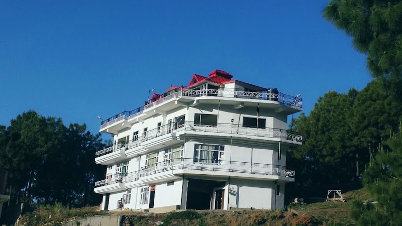 Whispering Winds Villa - Whispering Winds Villa, Lawrence school Road, Sukhi Johri Chowk, Dharampur, Himachal Pradesh 173209, India