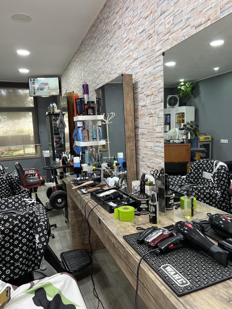 Kapsalon La Vie💈 - Kapsalon La Vie💈, Zaagmolenstraat 143-A, 3036 HJ Rotterdam, Netherlands