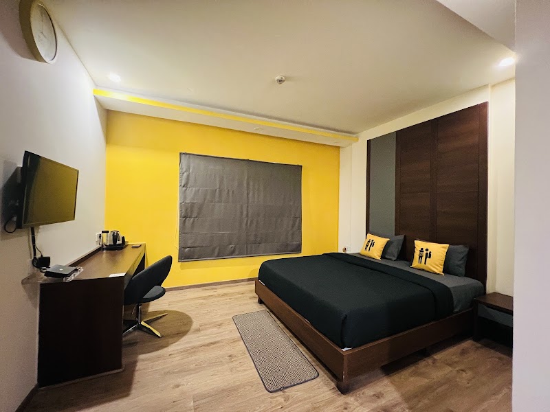 The Hosteller Bangalore, Brigade Road - The Hosteller Bangalore, Brigade Road 124, Brigade Rd, opposite Brigade Tower, near Vellara Junction, Ashok Nagar, Bengaluru, Karnataka 560025, India