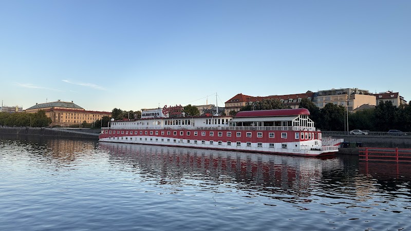 Prague Boats - Prague Boats, Dvořákovo nábř., 110 00 Praha-Staré Město, Czechia