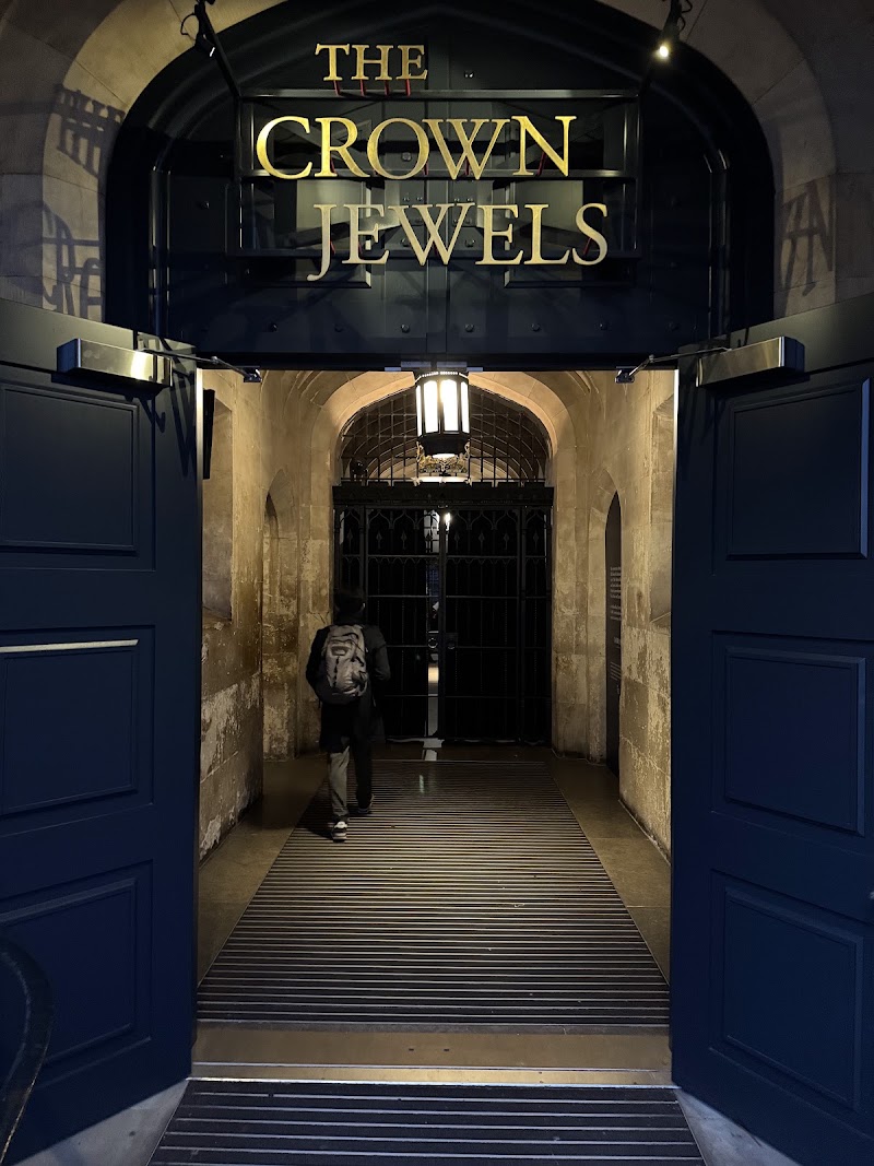 The Crown Jewels - The Crown Jewels Tower of, Tower Hill, London EC3N 4AB, UK