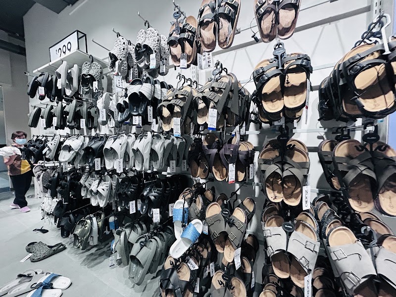 Zudio - Mall 51, Gurugram - Zudio - Mall 51, Gurugram Mall 51 Shop No- 10,11,12 & 13 Plot No M-1 Bindapur, Sector 51, Gurugram, Haryana 122018, India