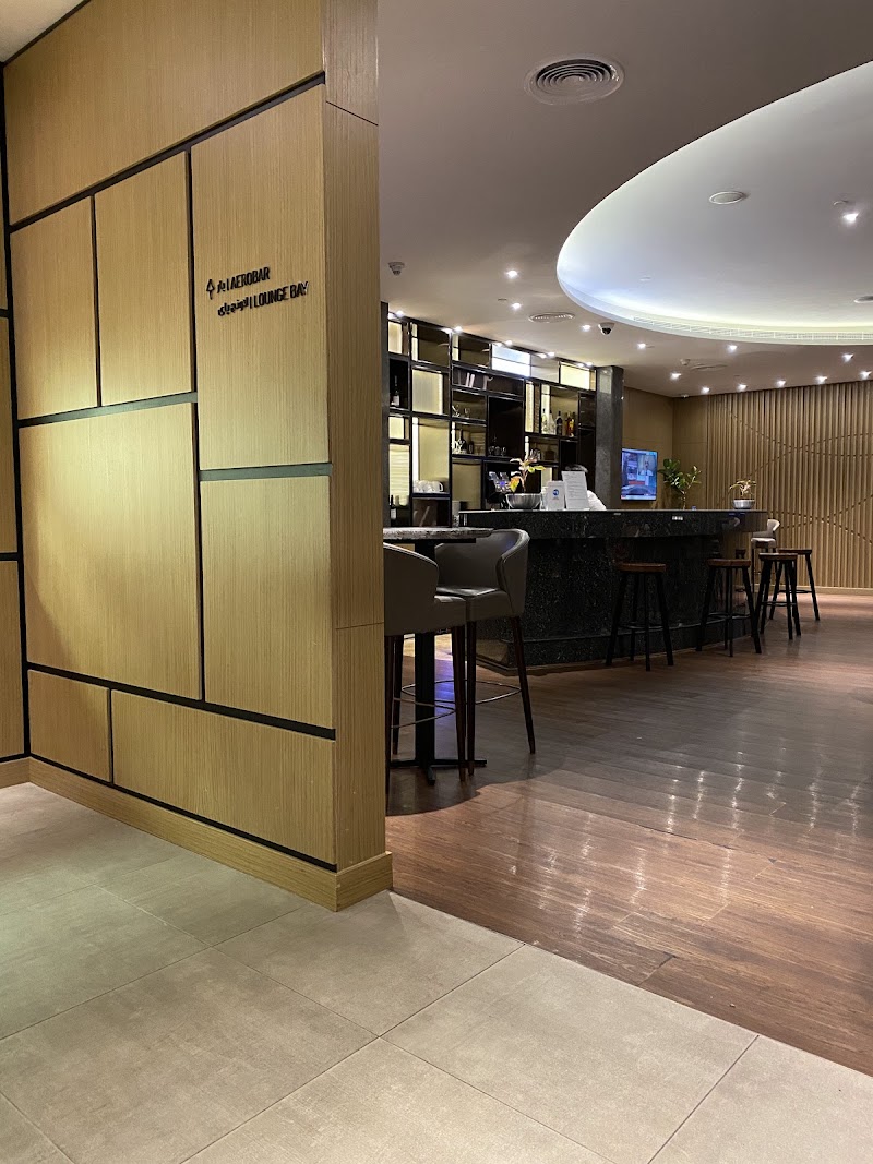 Etihad Airways Abu Dhabi First Class Lounge - Etihad Airways Abu Dhabi First Class Lounge Abu Dhabi Airport,Sheikh Maktoum Bin Rashid Road - Abu Dhabi - Ferienigde Arabyske - المطار - مطار زايد الدولي - أبو ظبي - United Arab Emirates