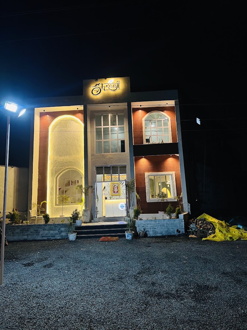 Shree JI Hotel and Restaurant - Shree JI Hotel and Restaurant Near Delhi Public School M.I.T collage, Mandsaur, Madhya Pradesh 458001 MIT Chouraha, Daloda Highway, Mandsaur, Madhya Pradesh 458001, India