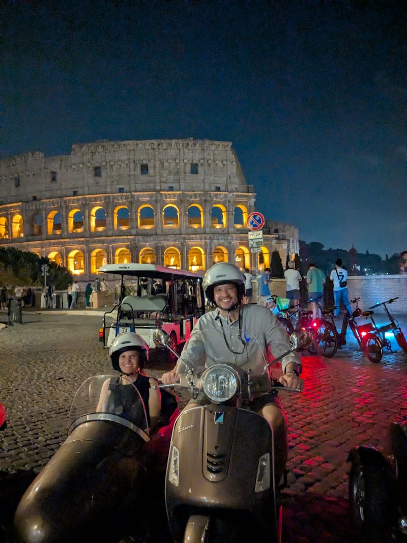 Scooteroma Tours - Private Vespa & Scooter tours of Rome - Scooteroma Tours - Private Vespa & Scooter tours of Rome, Via della Purificazione, 84, 00187 Roma RM, Italy