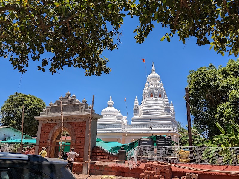 Kadyawaril Shri Ganapati temple, Anjarle - Kadyawaril Shri Ganapati temple, Anjarle, V32R+JWM, Murdi-Anjarle Khadipulmarge Kadyavaril Ganapati Mandir Marg, Anjarle, Maharashtra 415714, India
