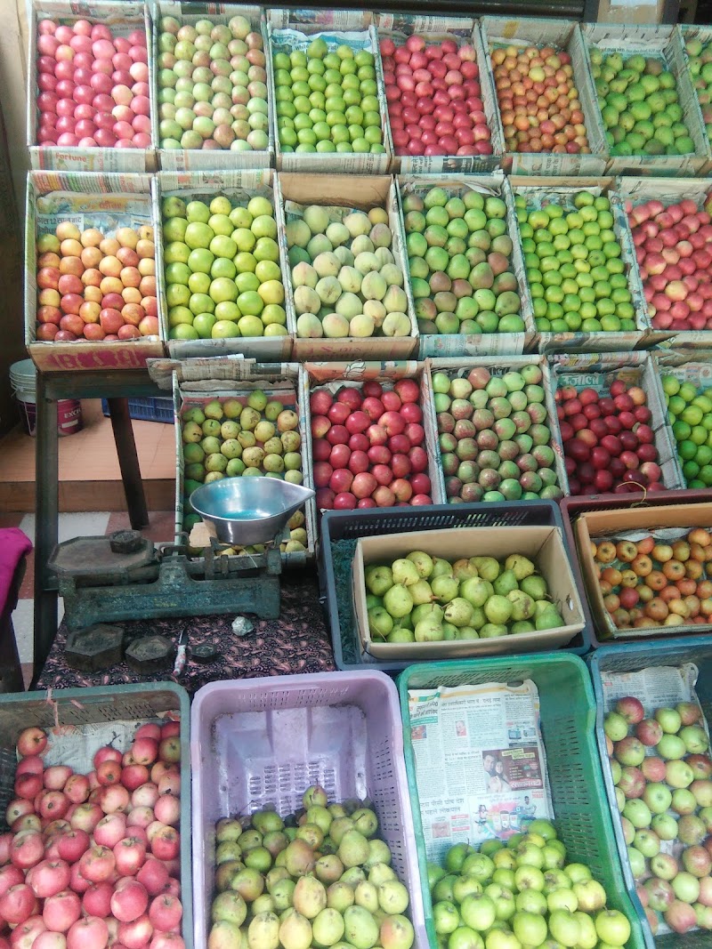 Fruit market - Fruit market, 9GM8+G7G, Haldwani - Bhowali Rd, Bhowali, Sukha, Uttarakhand 263132, India