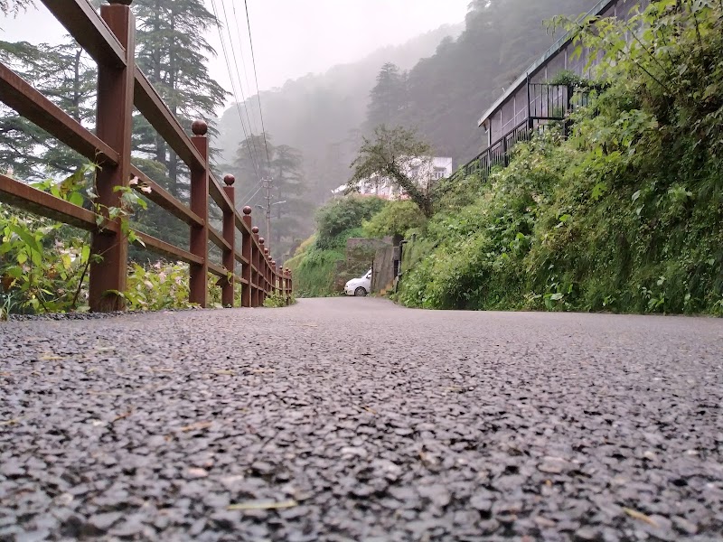 OYO Home 26756 Cosy 3BHK - OYO Home 26756 Cosy 3BHK, Sood villa, Mall Rd, near Governor House, Bemloi, Shimla, Himachal Pradesh 171001, India