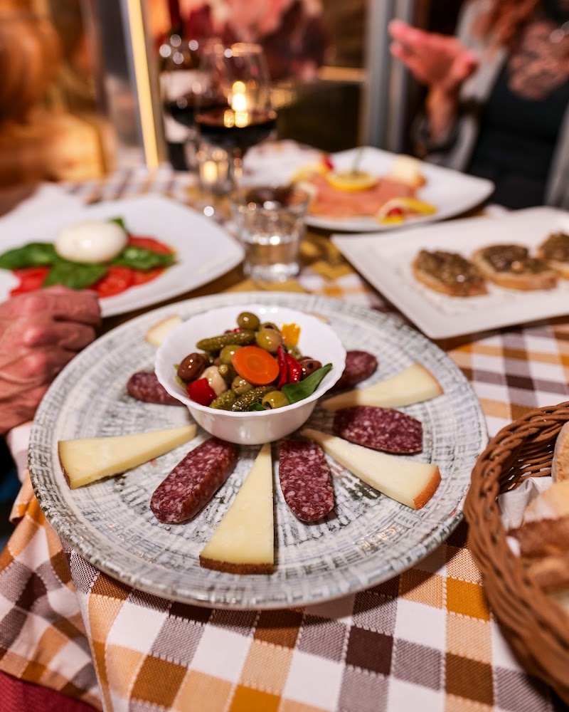 Trattoria dei tre amici - Bisteccheria Firenze - Trattoria dei tre amici - Bisteccheria Firenze Via del Proconsolo, 73r, 50122 Firenze FI, Italy