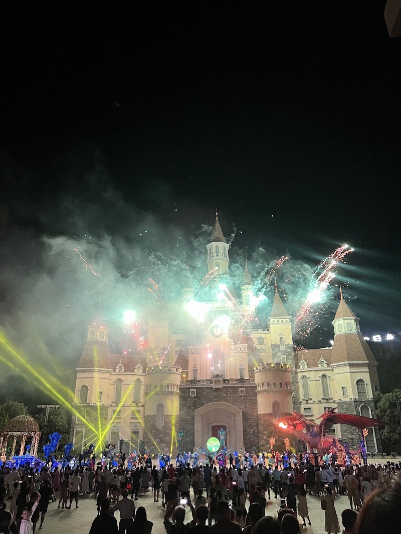 Sân khấu thực cảnh Tata Show
