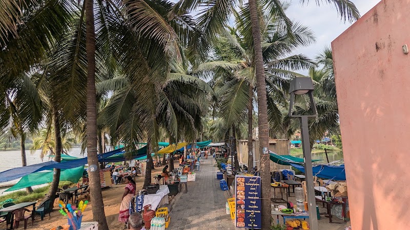Eden Beach market - Eden Beach market VRJF+MJM, Eden Beach Path, Chinna Veerampattinam, Puducherry 605007, India
