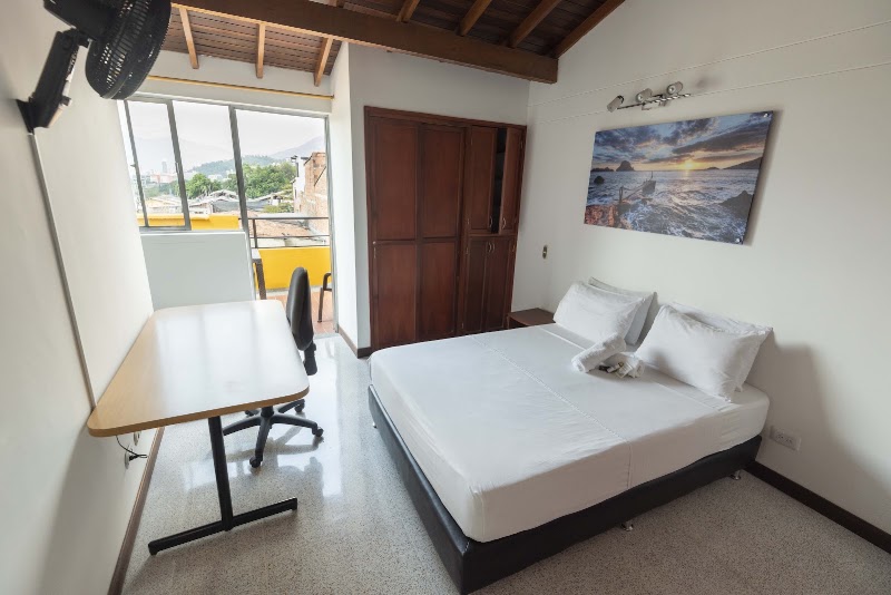 Poblado Guest House - Poblado Guest House, Cl 11A #43f16, El Poblado, Medellín, El Poblado, Medellín, Antioquia, Colombia
