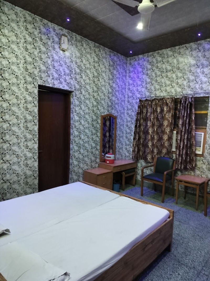 Jaipuria Smriti Bhawan, Chitrakoot - Jaipuria Smriti Bhawan, Chitrakoot, Ram Ghat Rd, Tirthrajpuri, Sitapur, Chitrakoot, Sitapur Mafi, Uttar Pradesh 210204, India