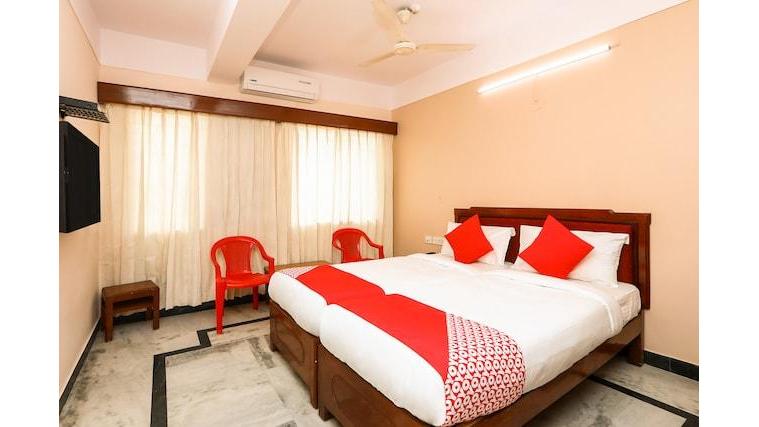 Hotel Chandra Palace