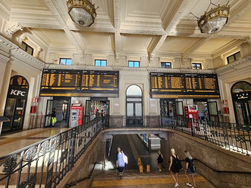 Bologna Centrale - Bologna Centrale Piazza delle Medaglie d'Oro, 40121 Bologna BO, Italy