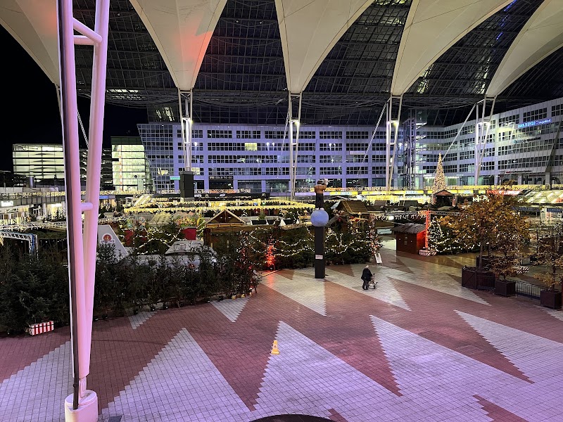 Bus Stop 21, Terminal 2, Munich Airport - Bus Stop 21, Terminal 2, Munich Airport, Terminalstraße Nord 1, 85356 Oberding, Germany