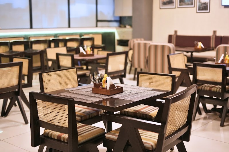 Cafe 7 Hues
