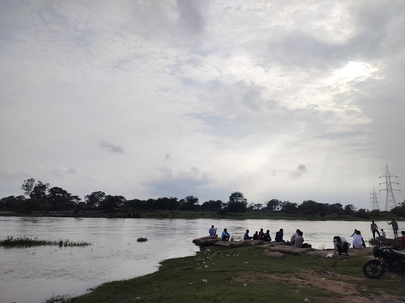 DeepSavi River End picnic spot - DeepSavi River End picnic spot 5QJP+FWR, Naya Raipur Marg, Sector 13, Kayabandha, Atal Nagar-Nava Raipur, Chhattisgarh 492101, India