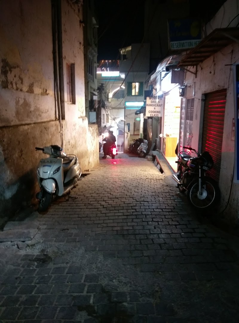 Lal Ghat Road - Lal Ghat Road Lal Ghat Road, Old City, Udaipur, Rajasthan 313004, India