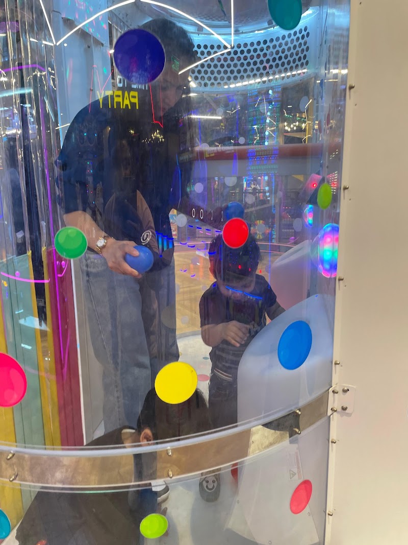 Timezone Pavilion Mall Ludhiana - Timezone Pavilion Mall Ludhiana R1-R7 & R8A, Fourth Floor, B-1, 1258, Kailash Cinema Rd, Civil Lines, Ludhiana, Punjab 141001, India