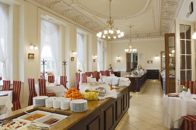Hotel Royal Villa - Hotel Royal Villa, Zámecký vrch 766/30, 360 01 Karlovy Vary-Karlovy Vary 1, Czechia