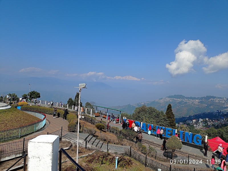 Batasia Loop ㅤ - Batasia Loop ㅤ Batasiya View Point, West Point, Ghoom, Darjeeling, West Bengal 734102, India