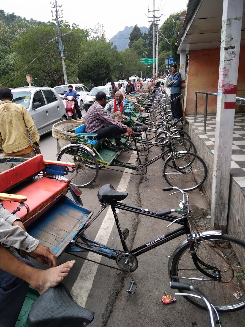 Rickshaw Stand - Rickshaw Stand, 9FR4+M6H, Mall Rd, Mallital, Nainital, Uttarakhand 263001, India