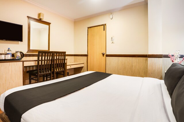 The City Park Hotel - The City Park Hotel, 5-8-457, 489, Chirag Ali Ln, Karimabad Cooperative Society, Abids, Hyderabad, Telangana 500001, India