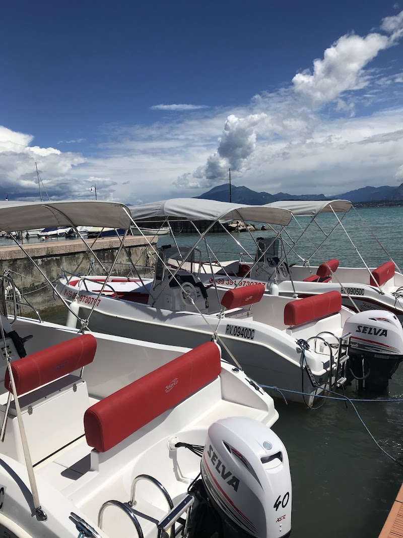 Rent boat Porto Bergamini - Rent boat Porto Bergamini Str. Bergamini, 37019 Peschiera del Garda VR, Italy