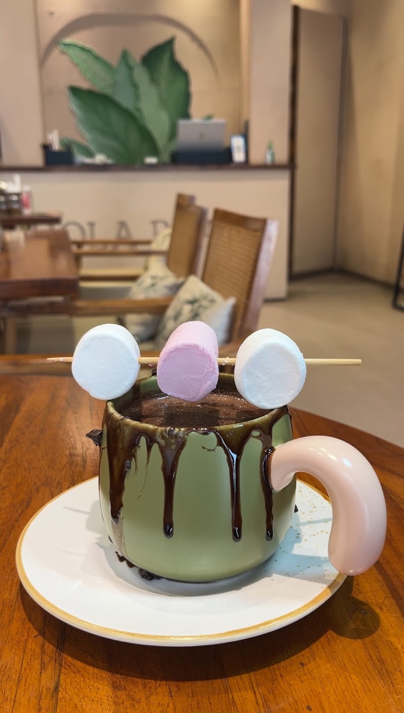 Cafe Hola Beans - Cafe Hola Beans Golf Course Rd, Parsvnath Exotica, DLF Phase 5, Sector 53, Gurugram, Haryana 122011, India